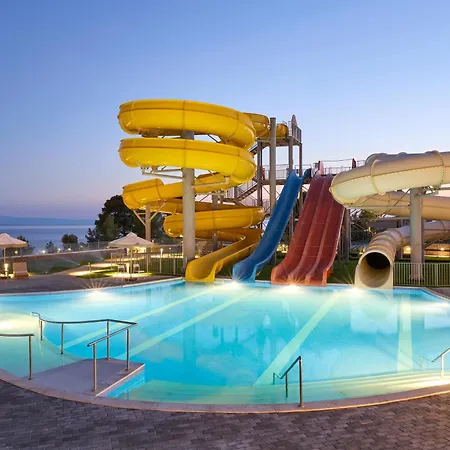 Zeus Eleva Ajul Hotel