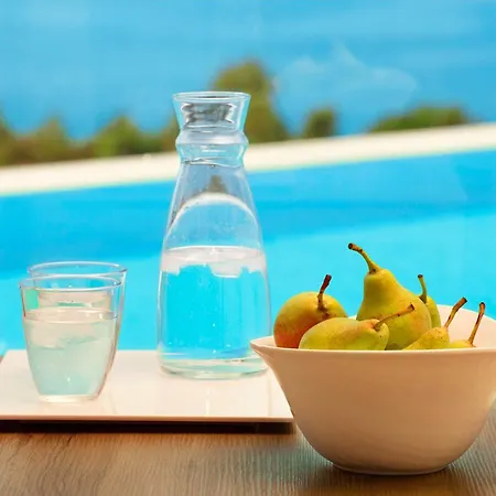 Zeus Eleva Ajul 호텔 5*