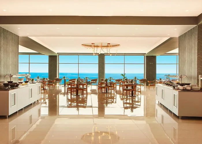 Zeus Eleva Ajul Hotell 5*