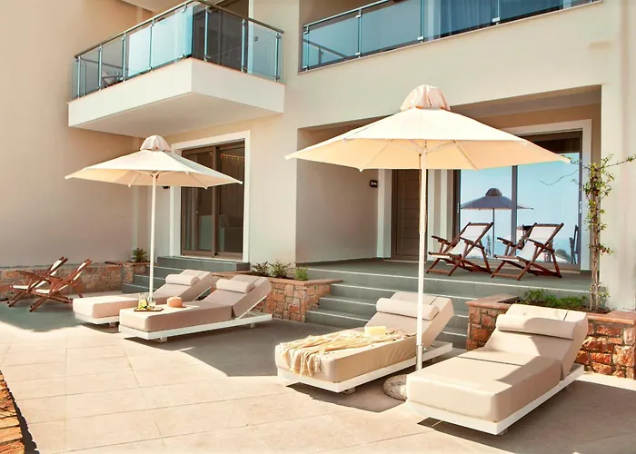 Zeus Eleva Ajul Hotell