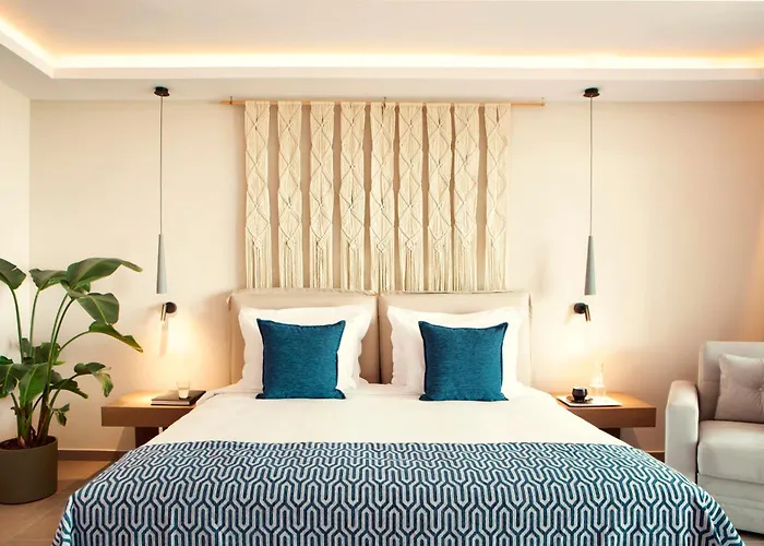 Zeus Eleva Ajul Hotell 5*